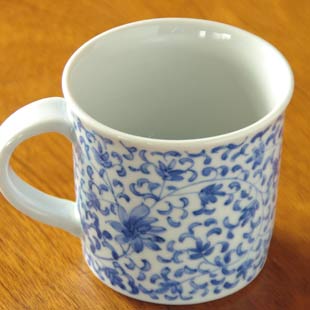 菊唐草のマグカップ